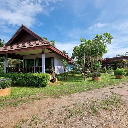 Pawarisa Resort Pathio Luaran gambar